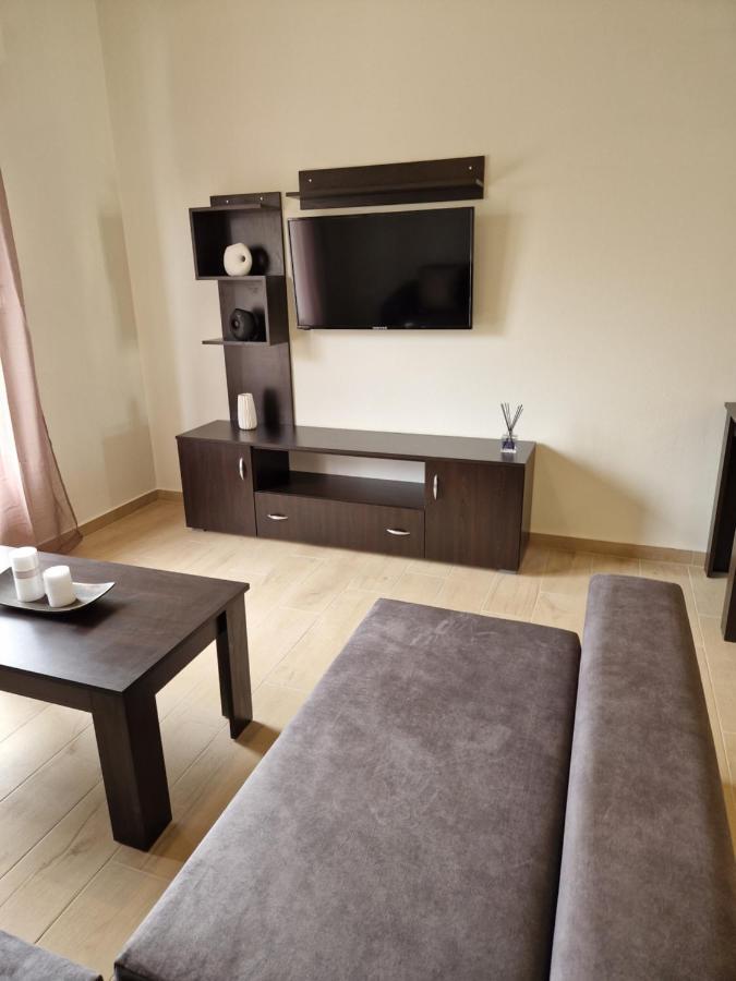 Above Apartments Near The Airport Artemida  Luaran gambar